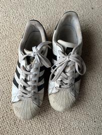 Scarpe da ginnastica adidas superstar usate