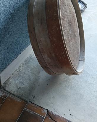 vecchio setaccio di legno 