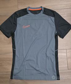 T-shirt Nike tg M