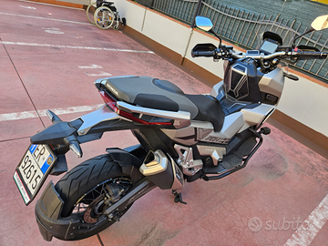 Moto scooter xadv 750