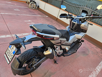 Moto scooter xadv 750