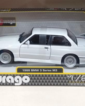 Die-Cast 1:24 BMW serie 3 Burago 