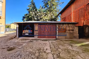 Box / Garage di 12 m² a Voghera