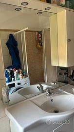 Mobiletto bagno con specchio