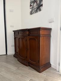 Credenza in legno stile classico. Elegante/Robusta