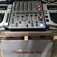 Consolle DJ , cdj pioneer 100s mix beringher 750