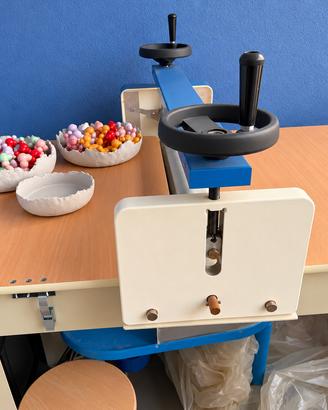 Attrezzatura completa per laboratorio di ceramica.