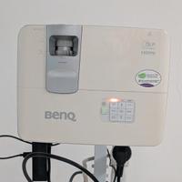 Proiettore Benq w1070 + Fire TV Stick 4k + Staffa