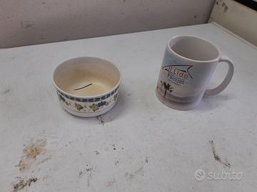 tazza in ceramica e ciotola in pvc come da foto