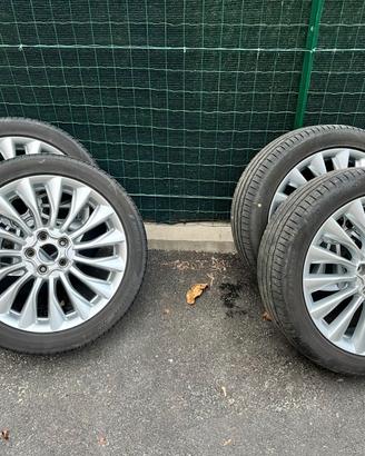 Cerchi lega da 18 Fiat 500x con gomme montate