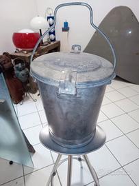 bidone vintage in ferro zincato