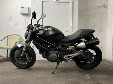 Ducati Monster 696 come nuova sempre in Box