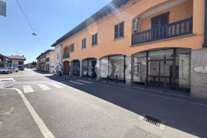 NEGOZIO A CASTREZZATO