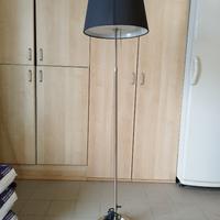 Lampada da terra NYFORS, nichelato grigio/nero