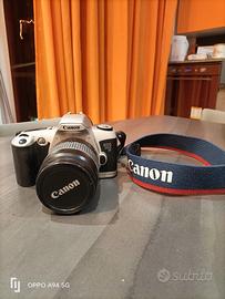 macchina fotografica analogica Canon EOS 500N