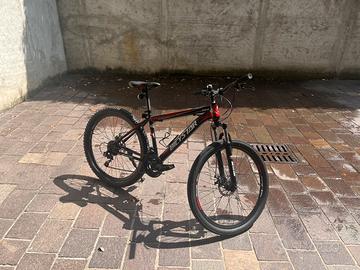 Biciletta mauntain bike