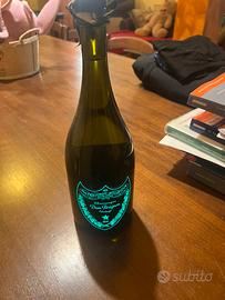 Bottiglia vetro Dom Perigno illuminata