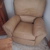 mobili : tinello,cucina,sala,salotto, camera .