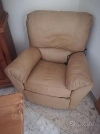 mobili : tinello,cucina,sala,salotto, camera .