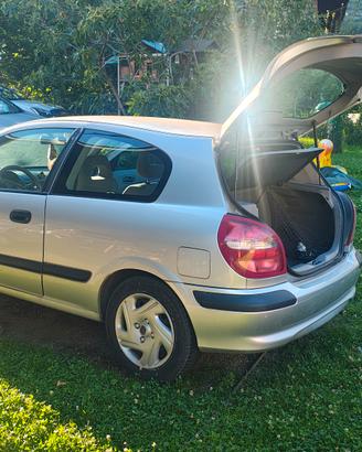 Nissan Almera 