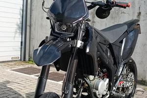 SUZUKI VALENTI SM 50