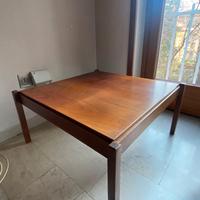 TAVOLINO QUADRATO basso in legno