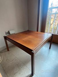 TAVOLINO QUADRATO basso in legno