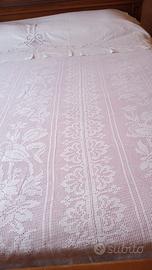 Raffinata Coperta a Uncinetto + Copritavolo