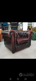 Poltrone e divani Chesterfield inglesi originali 