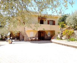 Villa indipendente con vasto terreno