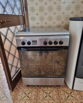 Cucina Indesit elettrica+gas