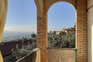 Pentalocale a Montecchio