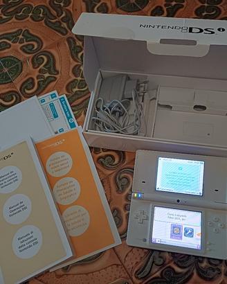 Nintendo ds con scatola e manuali completo