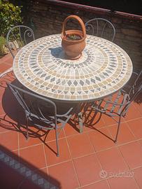tavolino da giardino.