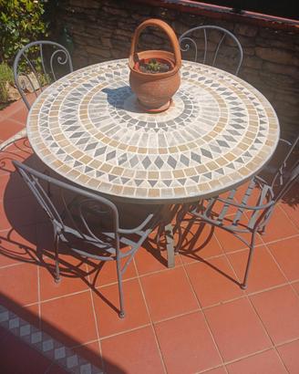 tavolino da giardino.