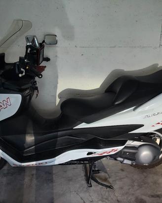 Suzuki Burgman 400