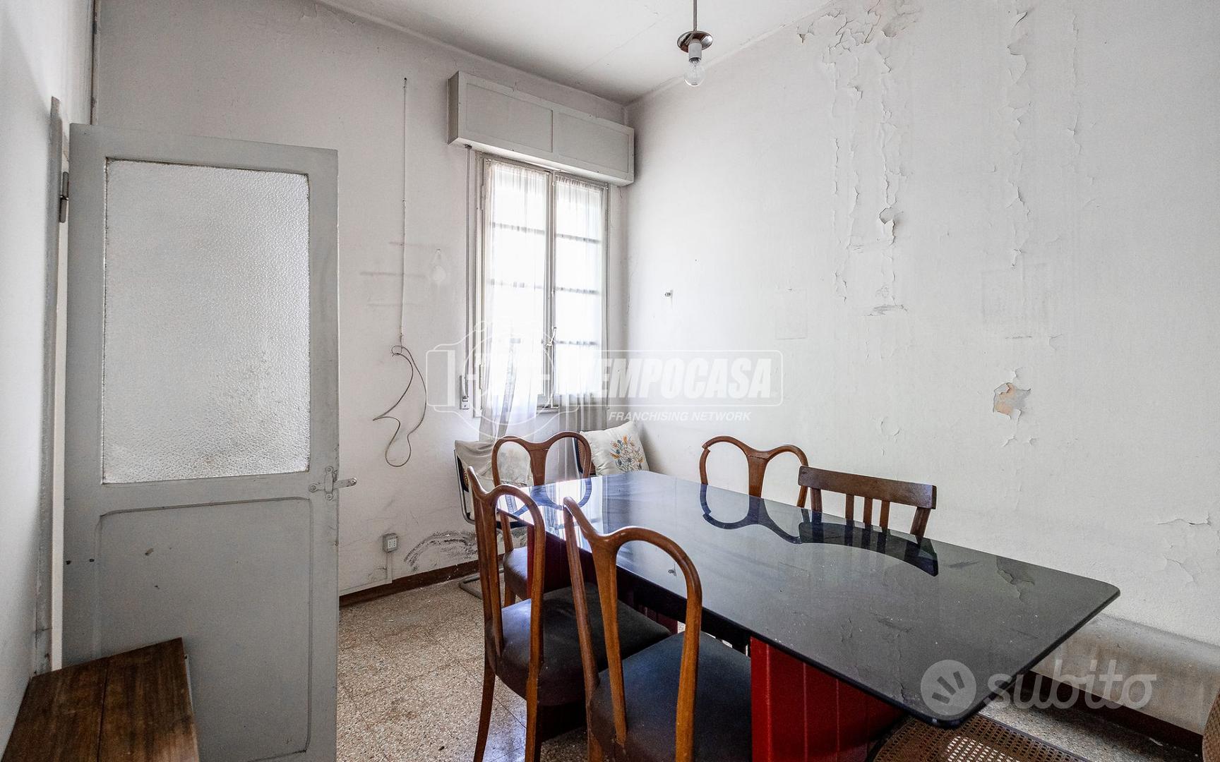 Casa Trifamiliare immersa nel verde e vicina ai se - Vista 5