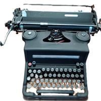 Macchina da scrivere Olivetti M40/3