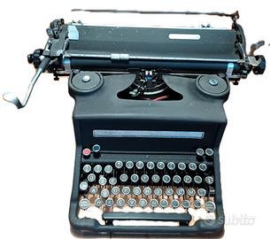 Macchina da scrivere Olivetti M40/3