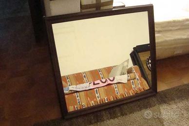 Specchio quadro con cornice in legno 90x83x5