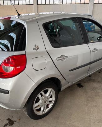 Renault Clio 1.2 16V 5 porte Le Iene
