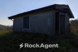 TERRENO AGRICOLO CON COSTRUZIONE