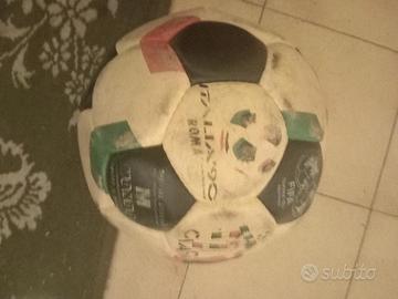 pallone di cuoio  di italia 90 