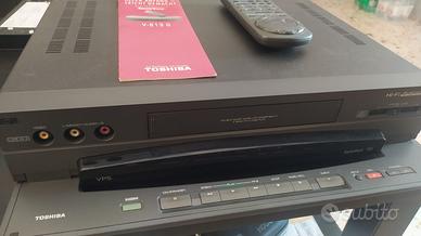 Videoregistratore VHS Toshiba (leggi)