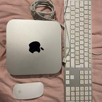 Mac Mini 2014 (con Tastiera e Mouse Apple)