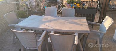tavolo da giardino con 6 sedie effetto Rattan 