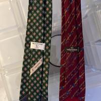Coppia esclusiva di cravate Valentino V