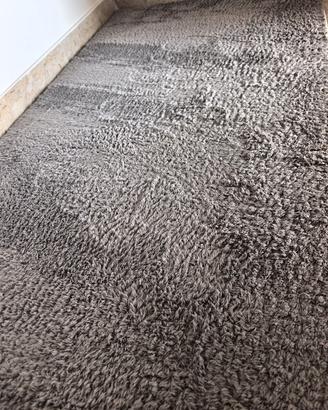 Tappeto moderno grigio 