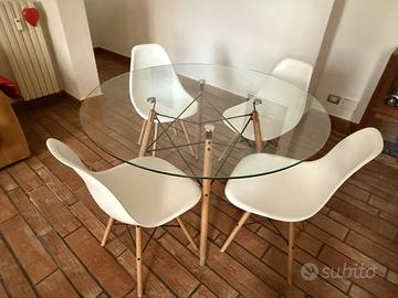 Tavolo in vetro temperato e legno