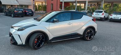 Toyota C-HR Gr Sport 2.0 bianco 
